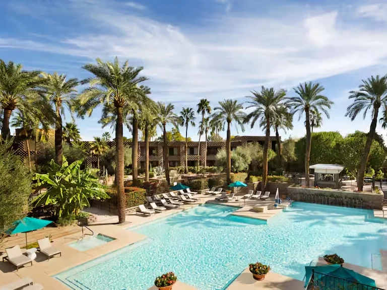 Hotelpool - Doubletree Hilton